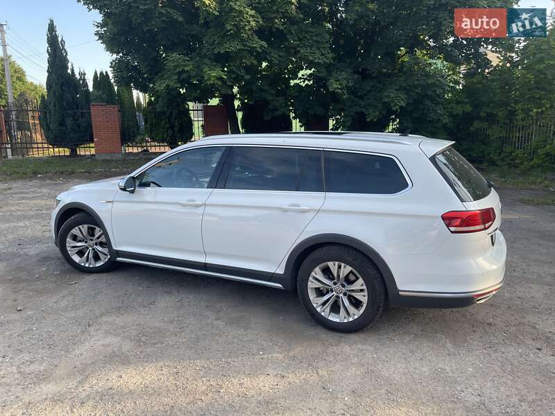 Универсал Volkswagen Passat Alltrack 2017 в Бродах