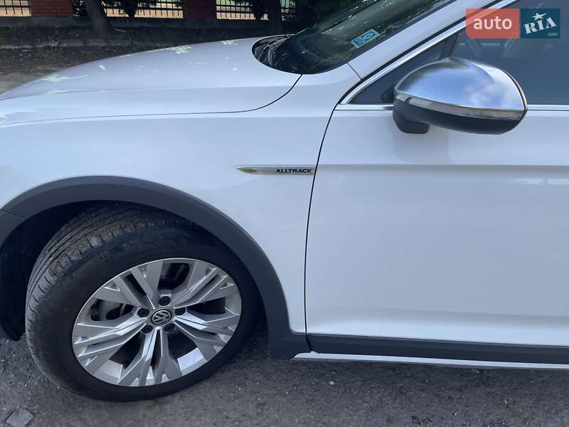 Универсал Volkswagen Passat Alltrack 2017 в Бродах