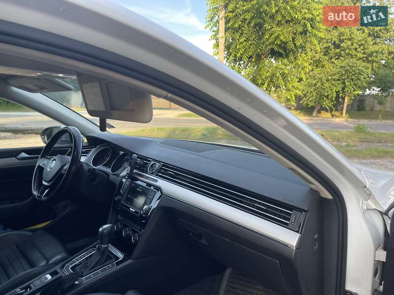 Универсал Volkswagen Passat Alltrack 2017 в Бродах