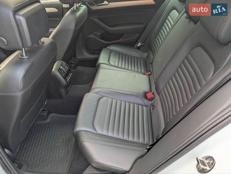 Универсал Volkswagen Passat Alltrack 2019 в Одессе