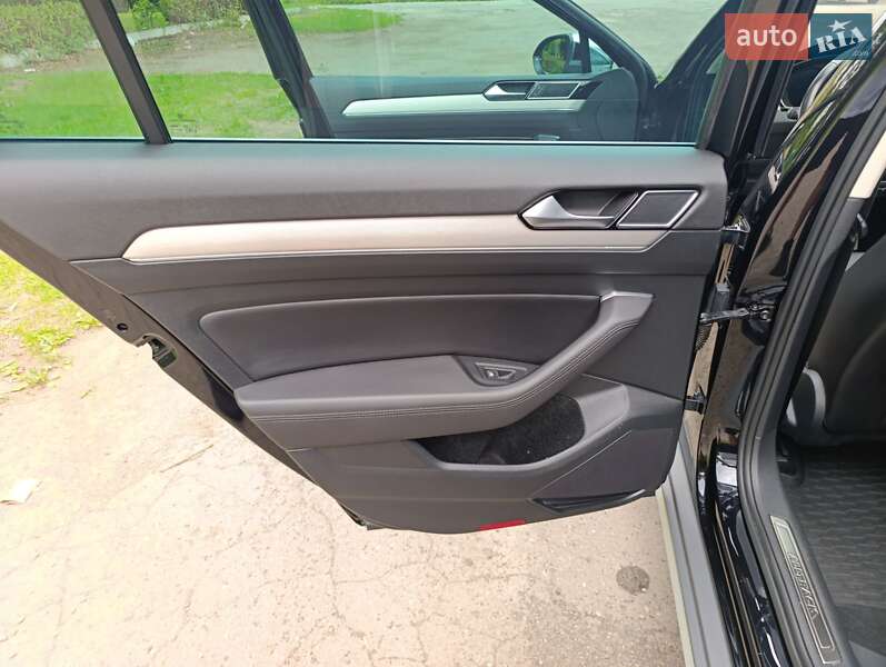 Универсал Volkswagen Passat Alltrack 2019 в Луцке
