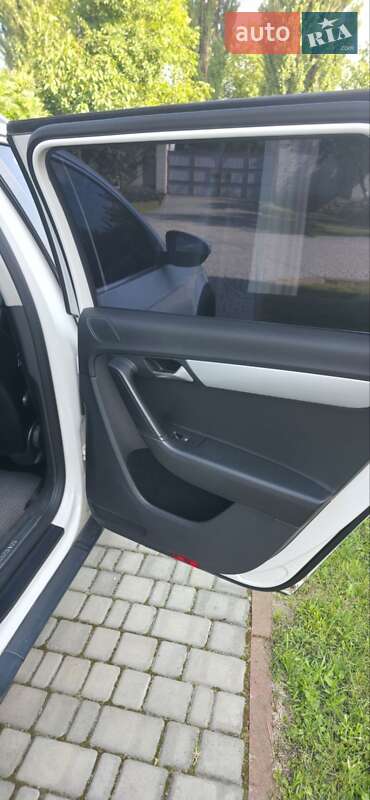 Універсал Volkswagen Passat Alltrack 2014 в Києві фото 11 Універсал Volkswagen Passat Alltrack 2014 в Києві