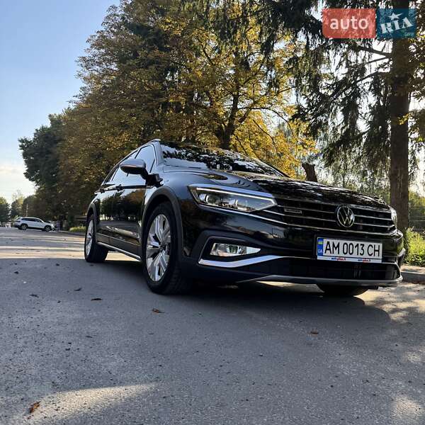 Универсал Volkswagen Passat Alltrack 2021 в Звягеле