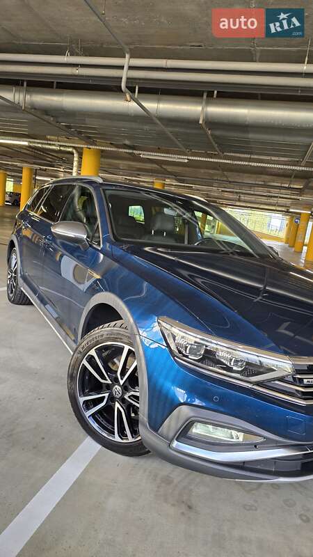 Универсал Volkswagen Passat Alltrack 2019 в Киеве