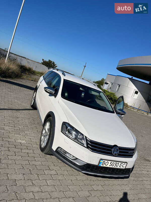 Универсал Volkswagen Passat Alltrack 2012 в Подгайцах