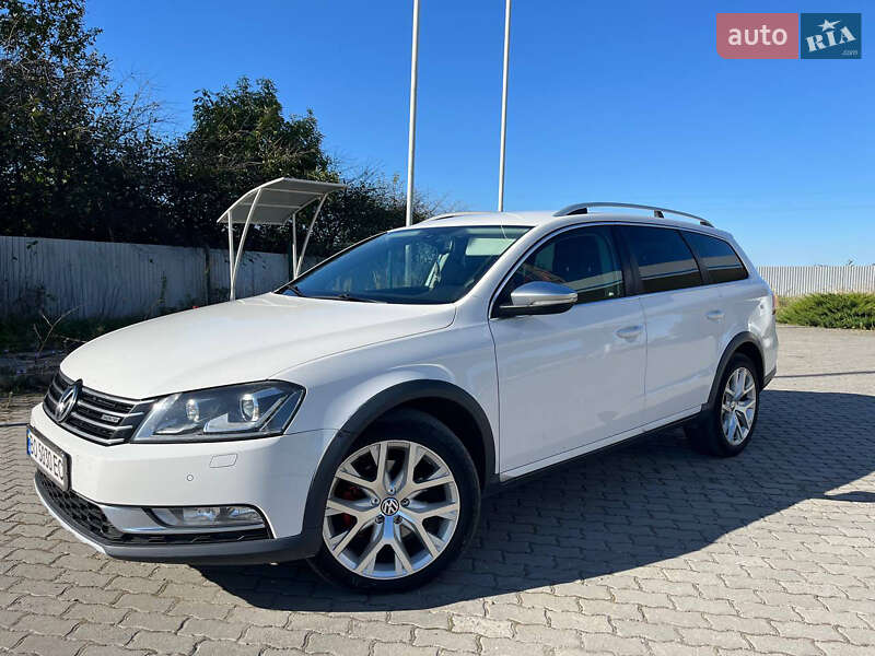 Универсал Volkswagen Passat Alltrack 2012 в Подгайцах