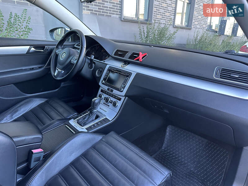 Универсал Volkswagen Passat Alltrack 2014 в Львове