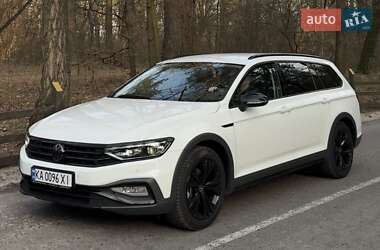 Універсал Volkswagen Passat Alltrack 2021 в Києві