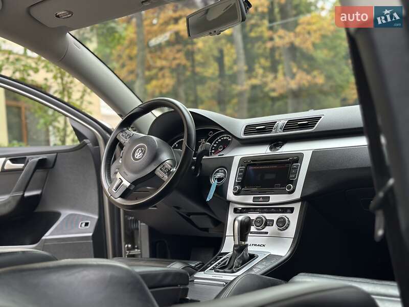 Универсал Volkswagen Passat Alltrack 2014 в Дрогобыче