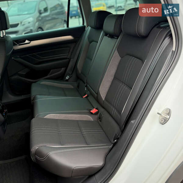 Универсал Volkswagen Passat Alltrack 2021 в Киеве фото 45 Универсал Volkswagen Passat Alltrack 2021 в Киеве