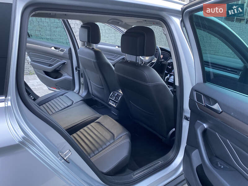 Универсал Volkswagen Passat Alltrack 2021 в Луцке