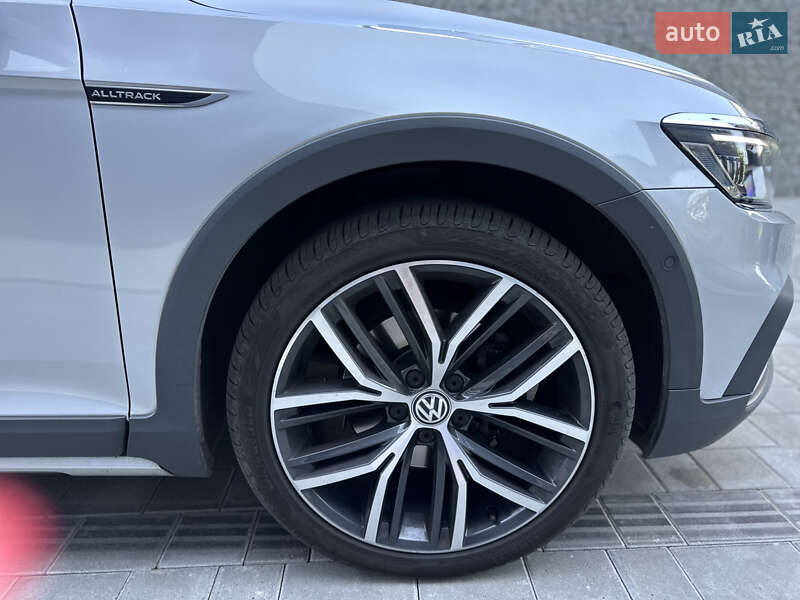Универсал Volkswagen Passat Alltrack 2021 в Луцке