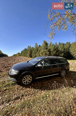 Универсал Volkswagen Passat Alltrack 2012 в 