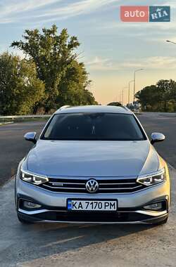 Універсал Volkswagen Passat Alltrack 2019 в Києві