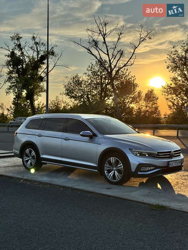Універсал Volkswagen Passat Alltrack 2019 в Києві