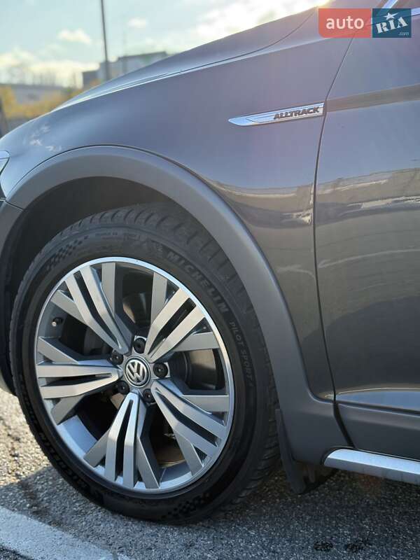 Универсал Volkswagen Passat Alltrack 2018 в Киеве