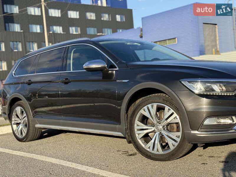 Универсал Volkswagen Passat Alltrack 2018 в Киеве