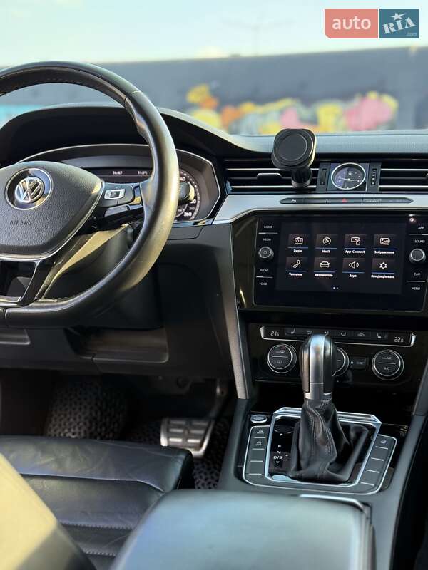 Универсал Volkswagen Passat Alltrack 2018 в Киеве