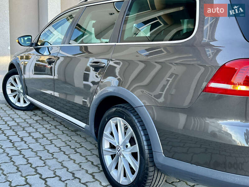 Универсал Volkswagen Passat Alltrack 2013 в Дрогобыче