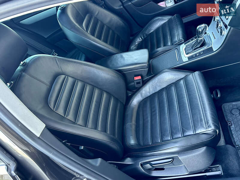 Универсал Volkswagen Passat Alltrack 2013 в Дрогобыче