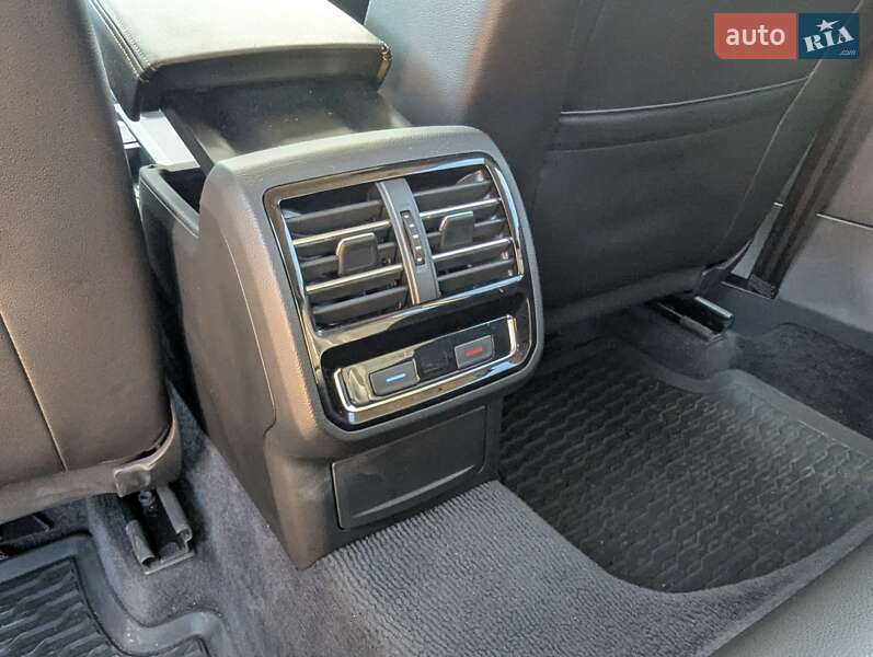 Универсал Volkswagen Passat Alltrack 2017 в Киеве фото 19 Универсал Volkswagen Passat Alltrack 2017 в Киеве