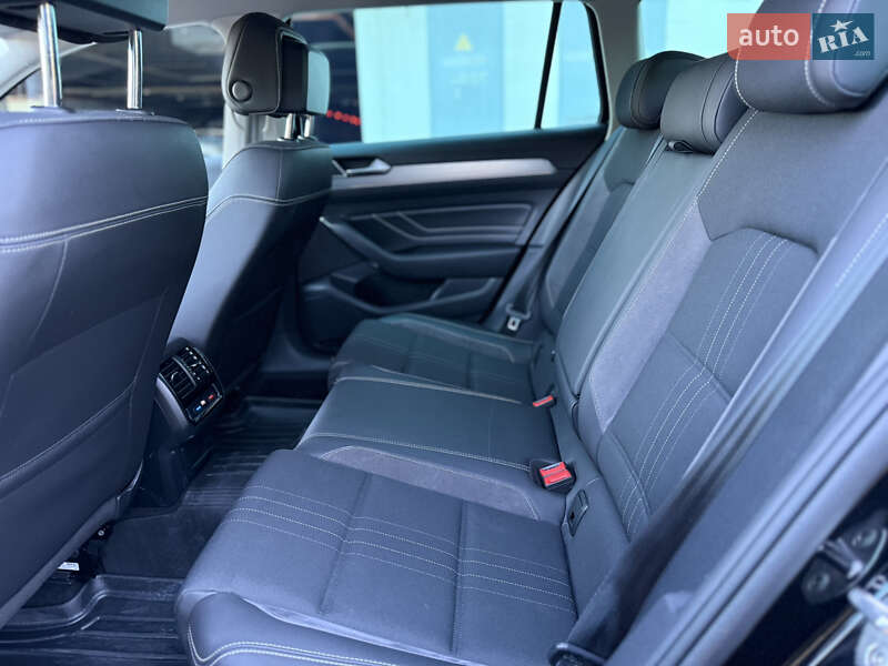 Универсал Volkswagen Passat Alltrack 2020 в Киеве