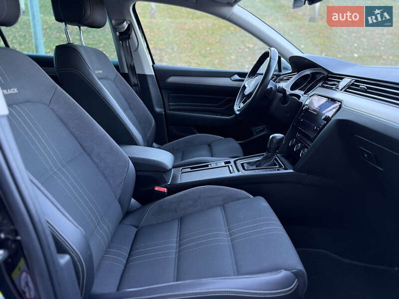 Универсал Volkswagen Passat Alltrack 2020 в Киеве