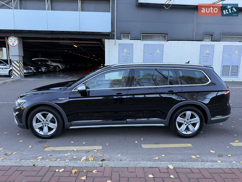 Универсал Volkswagen Passat Alltrack 2020 в Киеве