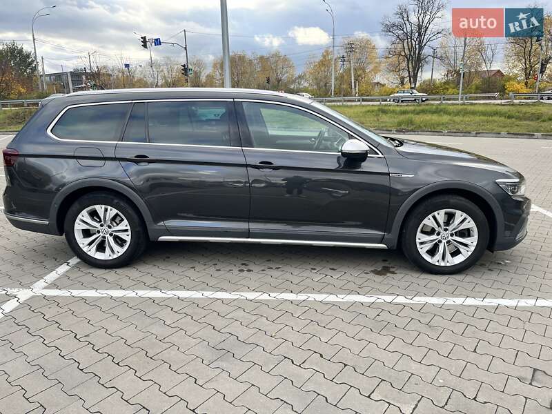Універсал Volkswagen Passat Alltrack 2019 в Києві