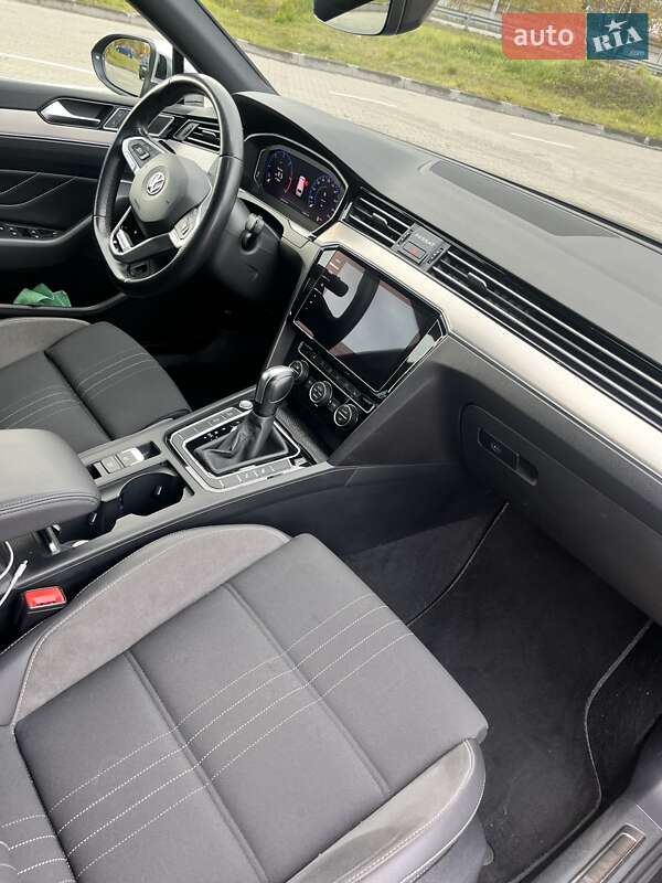 Універсал Volkswagen Passat Alltrack 2019 в Києві