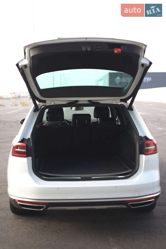 Универсал Volkswagen Passat Alltrack 2017 в Львове