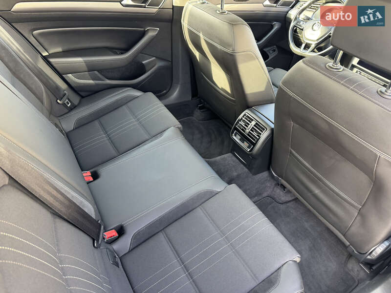 Универсал Volkswagen Passat Alltrack 2018 в Дубно