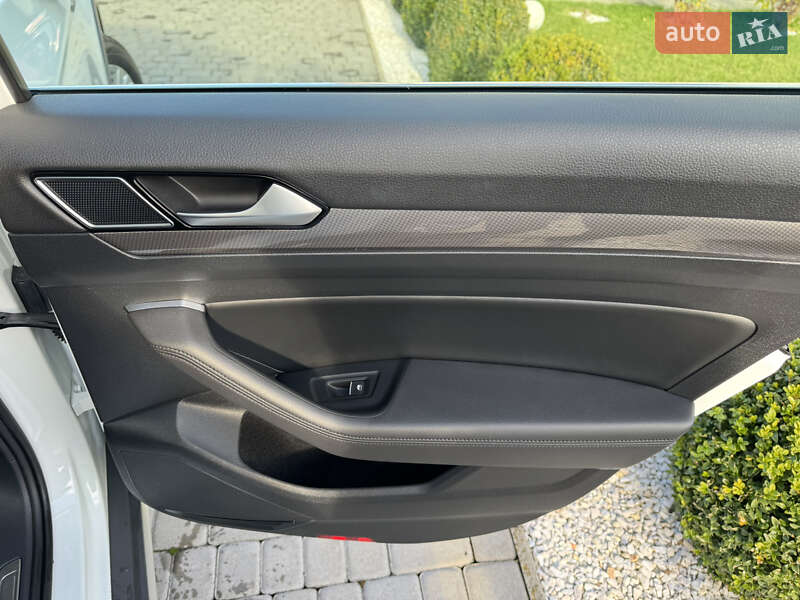 Универсал Volkswagen Passat Alltrack 2018 в Дубно