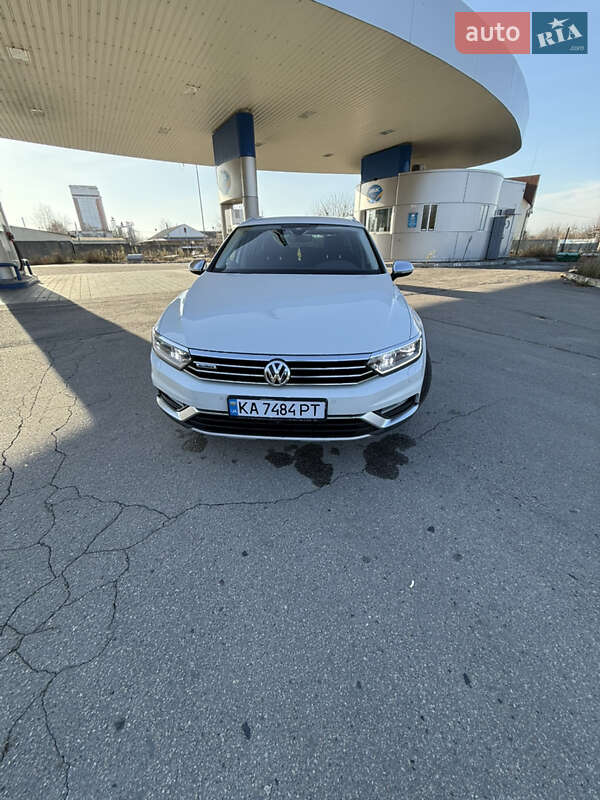 Универсал Volkswagen Passat Alltrack 2016 в Миргороде