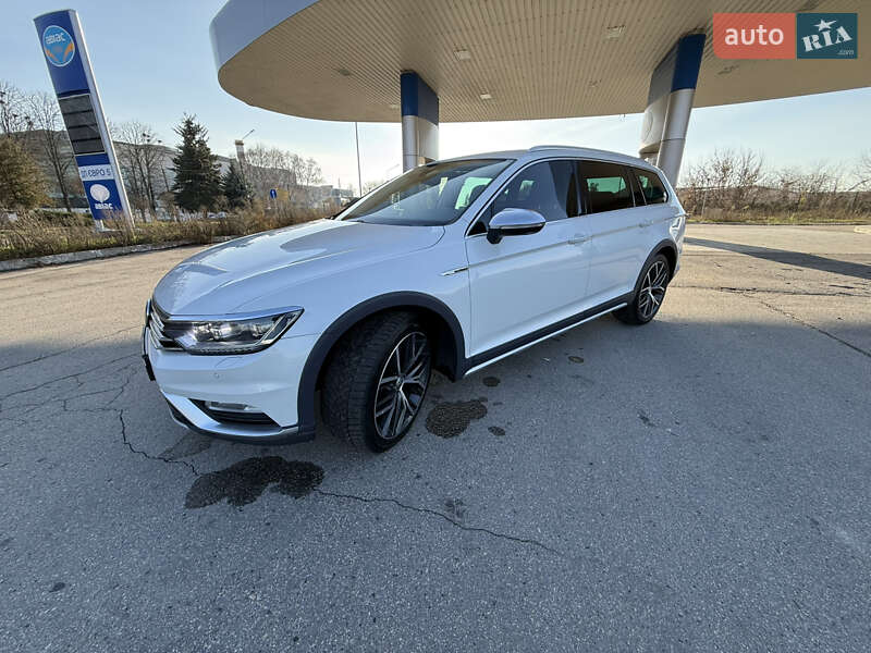Универсал Volkswagen Passat Alltrack 2016 в Миргороде