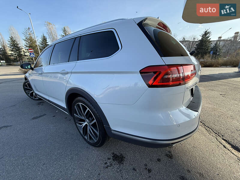Универсал Volkswagen Passat Alltrack 2016 в Миргороде