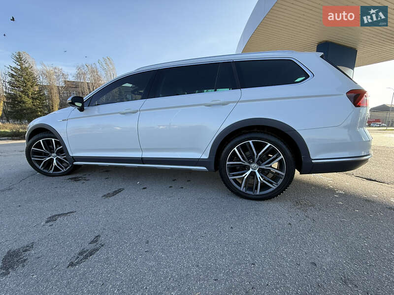 Универсал Volkswagen Passat Alltrack 2016 в Миргороде