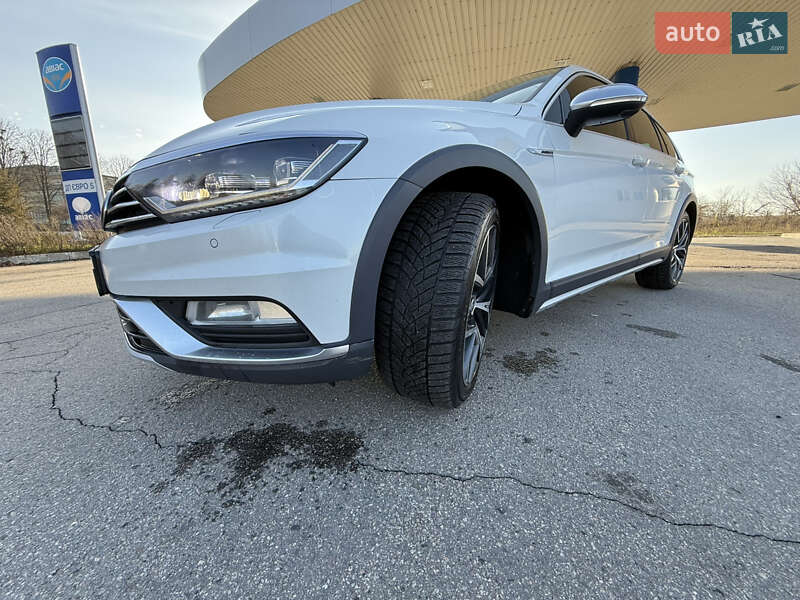 Универсал Volkswagen Passat Alltrack 2016 в Миргороде