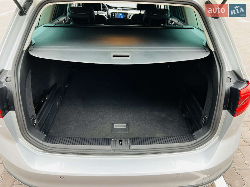 Универсал Volkswagen Passat Alltrack 2020 в Киеве фото 62 Универсал Volkswagen Passat Alltrack 2020 в Киеве