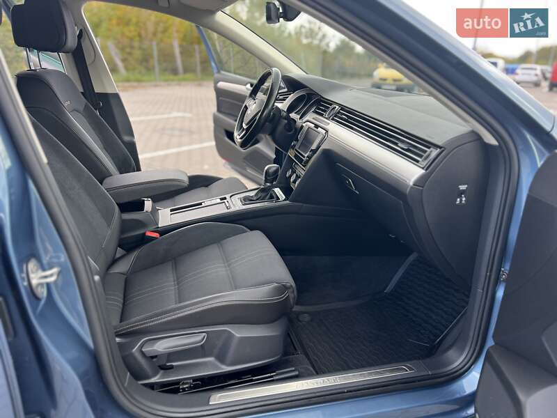 Универсал Volkswagen Passat Alltrack 2017 в Дубно
