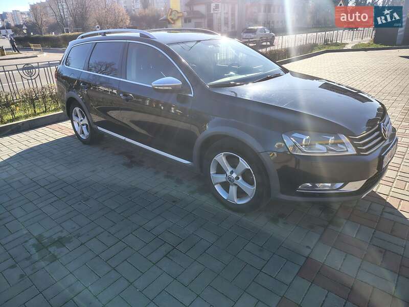 Універсал Volkswagen Passat Alltrack 2014 в Києві
