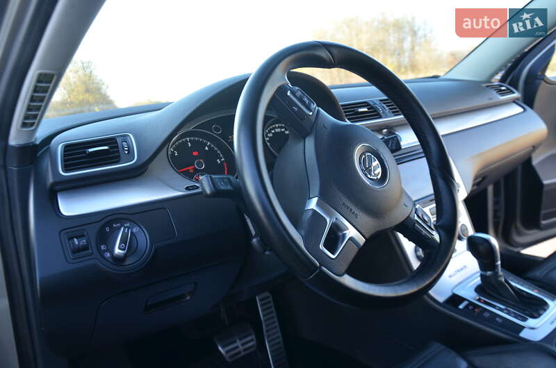 Універсал Volkswagen Passat Alltrack 2014 в Дрогобичі