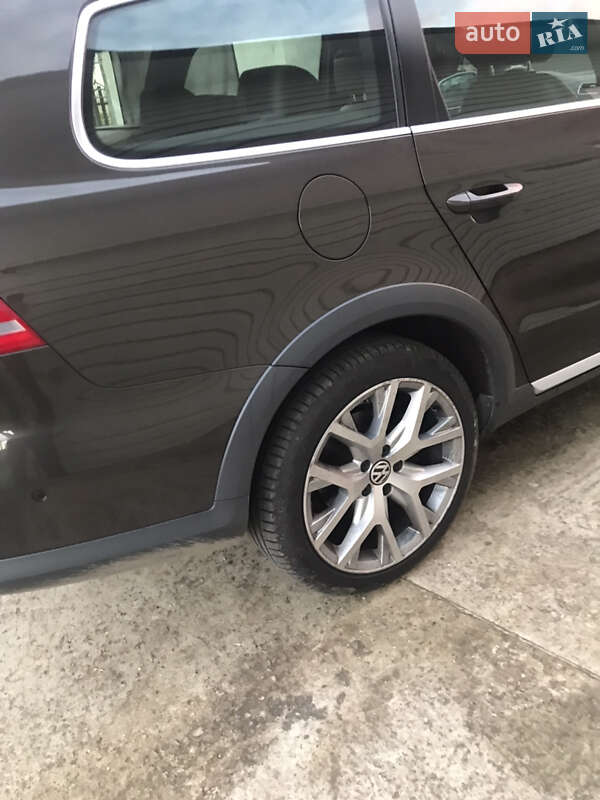 Універсал Volkswagen Passat Alltrack 2013 в Долині