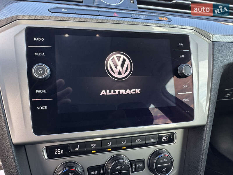 Универсал Volkswagen Passat Alltrack 2018 в Дубно