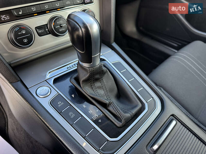 Универсал Volkswagen Passat Alltrack 2018 в Дубно