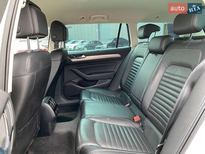 Универсал Volkswagen Passat Alltrack 2017 в Львове