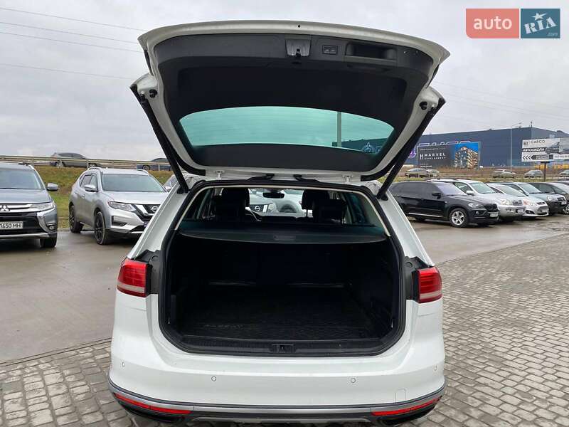 Универсал Volkswagen Passat Alltrack 2017 в Львове