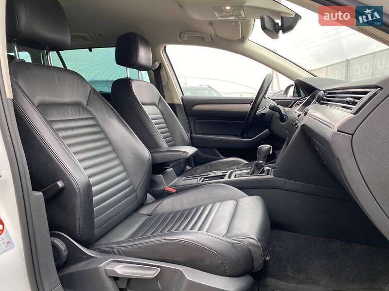 Универсал Volkswagen Passat Alltrack 2017 в Львове