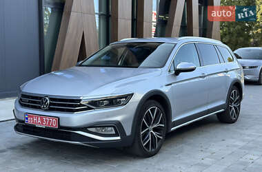 Универсал Volkswagen Passat Alltrack 2021 в Луцке