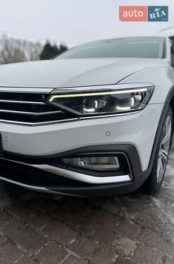 Універсал Volkswagen Passat Alltrack 2019 в Золочеві